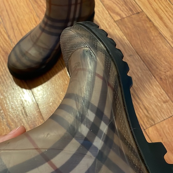 Authentic Burberry Rain Boots - Picture 5 of 6